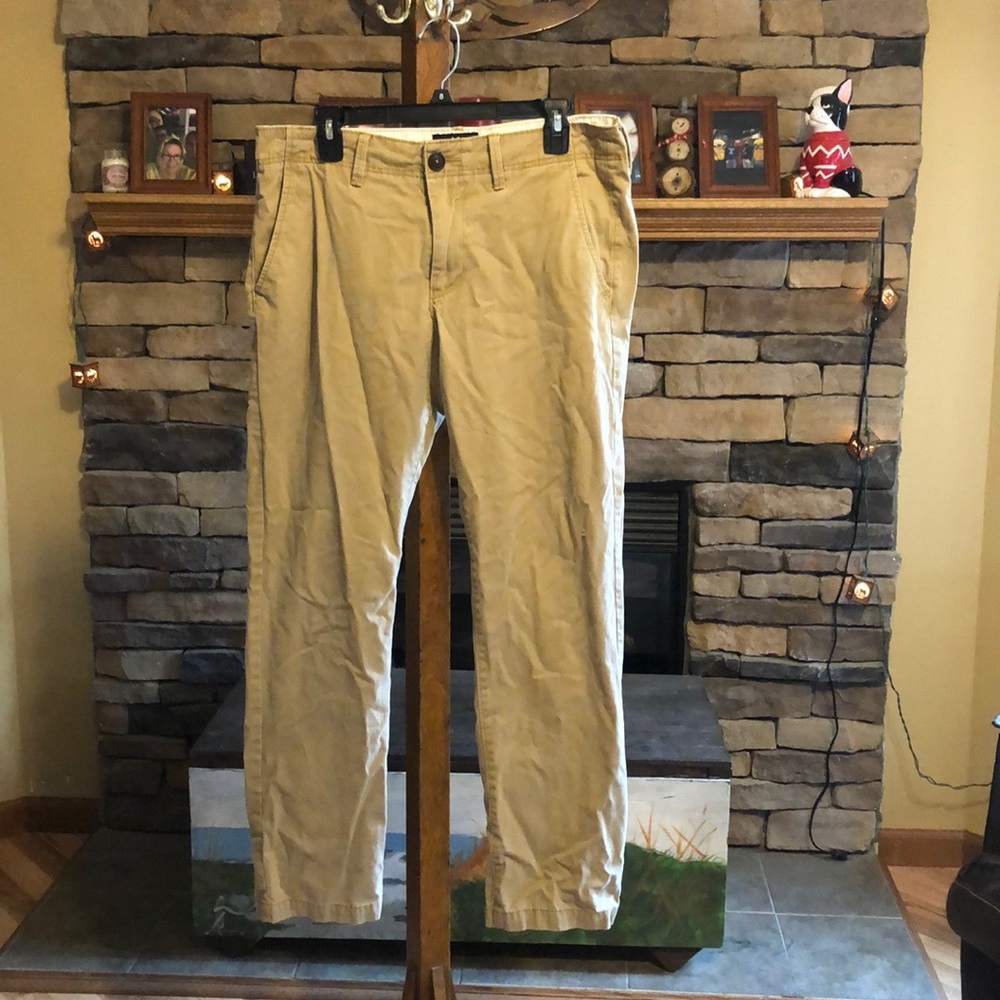 American Eagle khaki’s